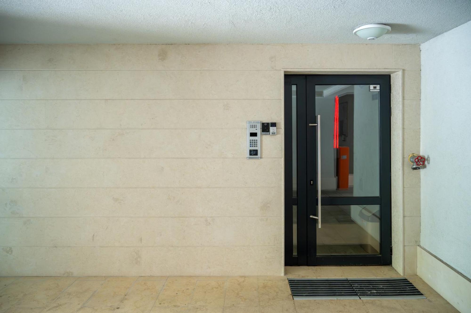 Bright Studio In The City Center 소피아 외부 사진