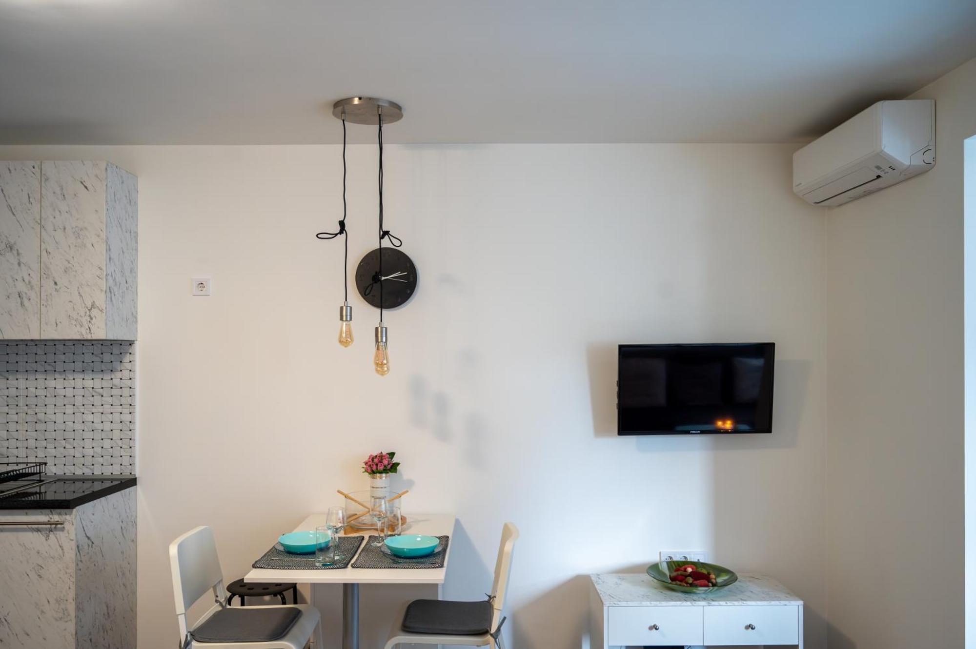 Bright Studio In The City Center 소피아 외부 사진