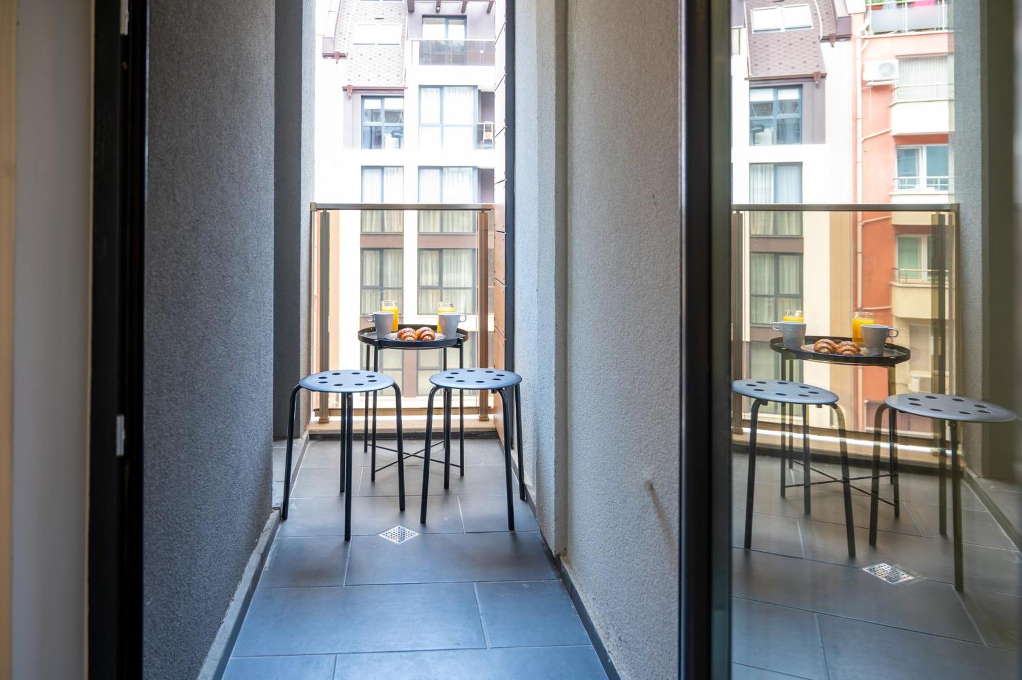 Bright Studio In The City Center 소피아 외부 사진